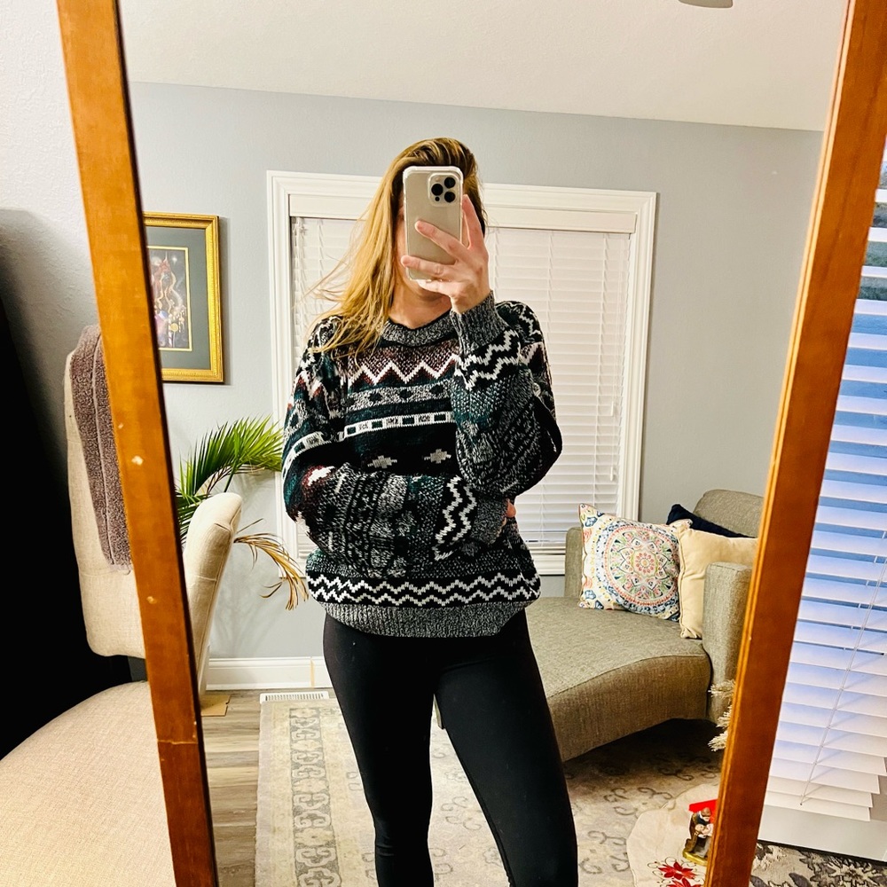 Aztec Print Sweater - Picture 3 of 6